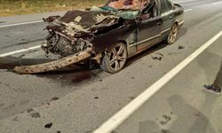 Kazada hurdaya dönen otomobil sürücüsü ağır yaralandı