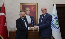 Vali Aksoy, Belediye bütçesiyle Şahsi Reklama karşı sessizliğini koruyor