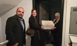 Yeni Doğan Bebeklere Nebi Hatipoğlu'ndan Hediye takdim ettiler