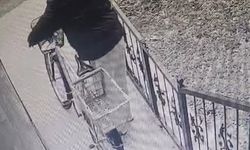 Gündüz vakti bisiklet hırsızlığı kamerada