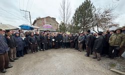 Yeşiltepe Mahallesinde Muhtar Meryem Kuş 'a tepki