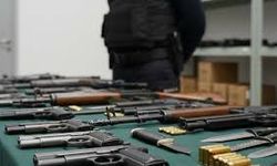Polis ekiplerince çok sayıda silah ele geçirildi