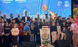 Nebi Hatipoğlu İHH iftarında Vatandaşlarla bir araya geldi