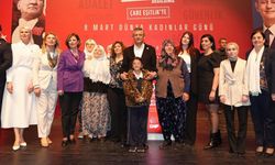 CHP Genel Başkanı Eskişehir'de Kadınlar Günü etkinliğine katıldı