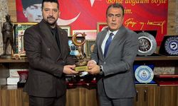 ESMİAD'dan  Ayhan Sezer'e Ziyaret