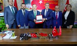 İMMİB Başkanı Çekiç'ten MHP İl Başkanı Sezer 'e Hayırlı Olsun Ziyareti