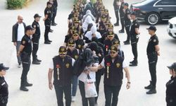 Masaj salonlarında fuhuş yaptırılan 26 kadın kurtarıldı, 7 kişi tutuklandı