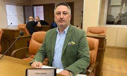Cihan Ertok, Tepebaşı Meclisinde 2019'da Yapılan Vandallıgı hatırlattı.