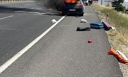 Eskişehir'de seyir halindeki otomobil alevlere teslim oldu