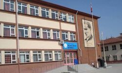 Melahat Ünügür Ortaokulu'nda bir öğrencinin arkadaşlarına makas çektiği iddiası ile ilgili açıklama