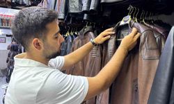 Sonbaharlı birlikte deri mont sezonu hareketlendi