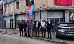 MHP Eskişehir İl Binasına Azerbaycan Bayrağı Asıldı