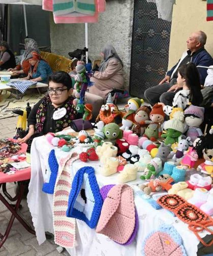Cam Kemik hastası Kader Döngel hobisini gelir kapısına dönüştürdü