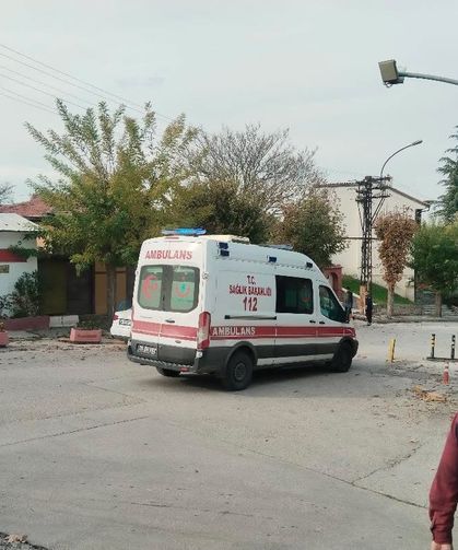Odunpazarı’nda ambulansa demir duba engeli