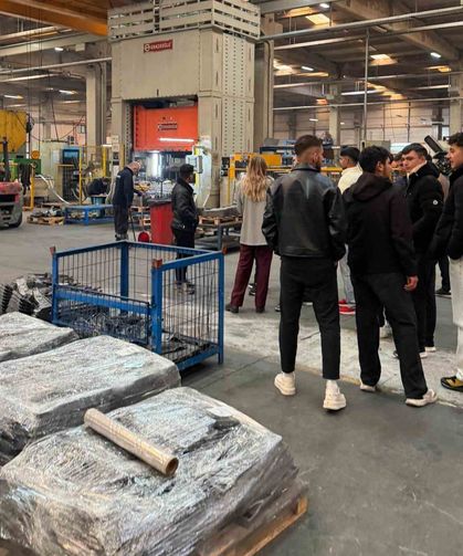 Meslek lisesi öğrencileri üretim süreçlerini yerinde öğreniyor