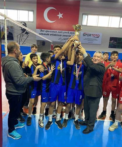 'Okul Sporları Voleybol Yıldız Erkekler' müsabakaları sonuçlandı