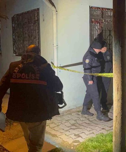 Cinayet işlediğini ihbar etti, belirttiği adrese uzun namlulu silahlarla girildi