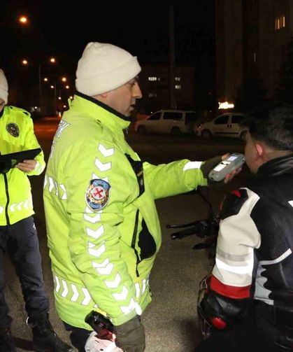 Sultandere'de asayiş ve trafik denetimi yapıldı