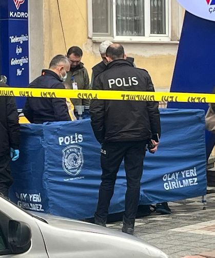Bir şahıs cadde üzerinde ölü bulundu