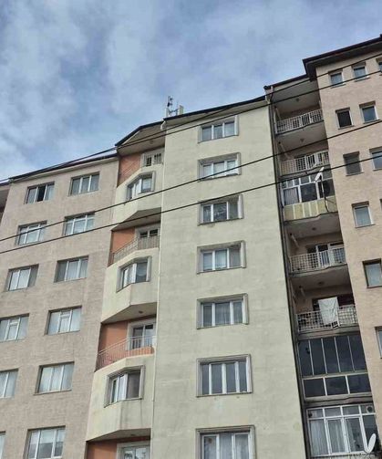 Baz istasyonuna bakım yaparken çatıdan düşen işçi ağır yaralandı