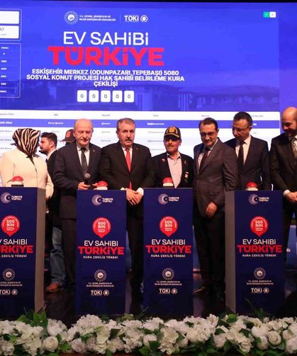 Eskişehir'de TOKİ'nin 6 bin 55 aileyi ev sahibi yapacağı kur'aların çekimi başladı