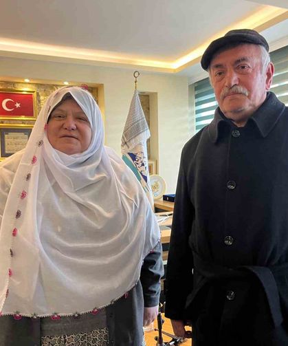 Giyim tarzı nedeniyle hedef alınan Belediye Başkanı Akgün'e öğretmeninden destek