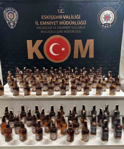 Şüphe üzerine aranan araçta 100 şişe kaçak alkol ele geçirildi