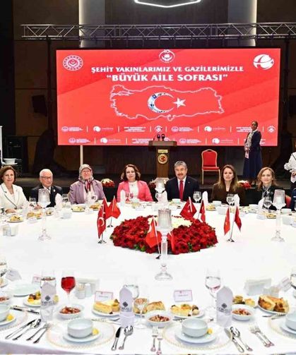 Vali Yılmaz, şehit yakınları ve gazilerle 'Büyük Aile Sofrası'nda buluştu