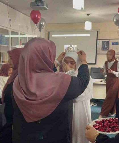 71 Evler Merkez Cami Kur'an Kursunda Hafızlık İcazet Merasimi yapıldı