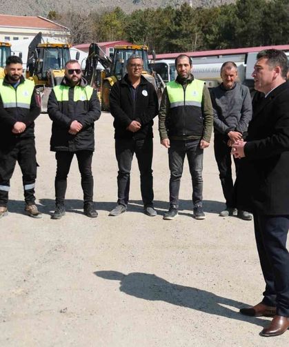 Başkan Dökmeci'den yüzleri güldüren bayram ikramiyesi