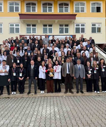 Eskişehirli genç şefler mutfakta devleşti: Kırşehir'den madalyalarla döndüler