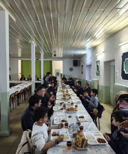 Mahmudiye İlçe Müftülüğü personeli ve aileleri iftarda buluştu