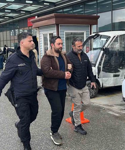 Otobüs durağında uyuşturucu kullanan şüpheli polisten kaçamadı
