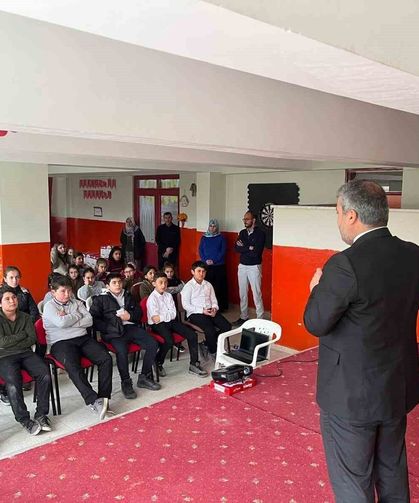 Seyitgazi'de 'Cami ve Hayat' konulu Değerler Eğitimi seminerleri devam ediyor