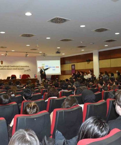 TCMB Başkan Yardımcısı Akçay: 'Merkez Bankası olarak enflasyonla mücadele noktasında oldukça kritik bir süreçten geçiyoruz'