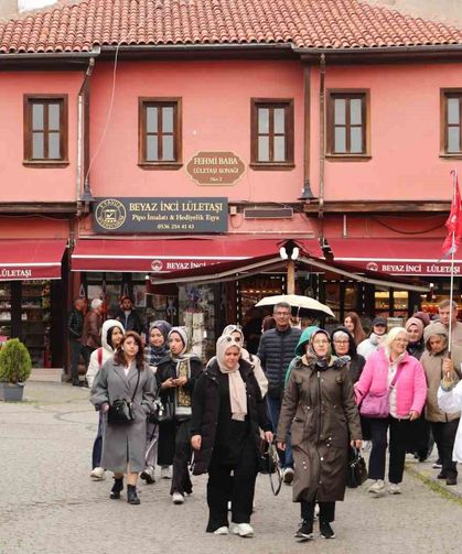 Termometreler düştü, kalabalık azalmadı: Eskişehir'de hafta sonu yoğunluğu