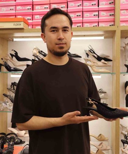 Ayakkabıcılarda kışlıklar raftan kalktı, yazlıklar geldi