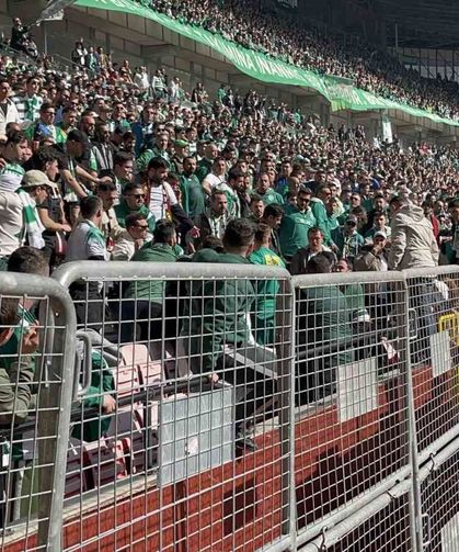 Bursasporlu taraftarların kavgasını polis ayırdı