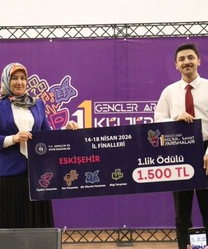 Eskişehir'de genç şairler il birinciliği için yarıştı