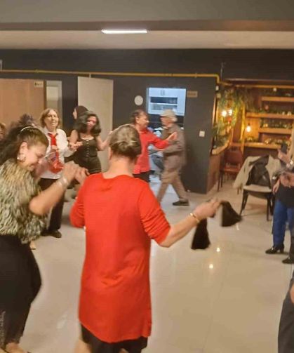 Eskişehir'de kadın zeybeklerin 'Meşk Gecesi' güzel geçti