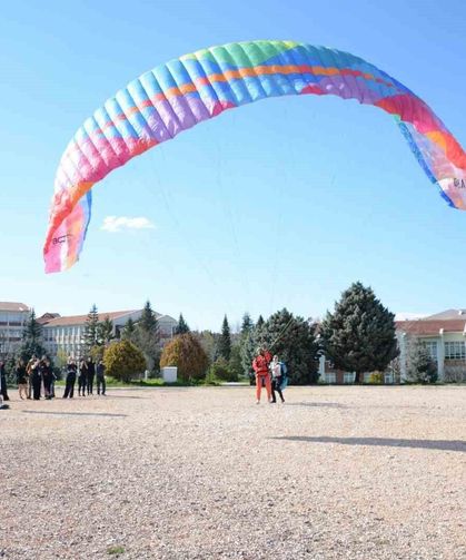 Havacılık sektörü uzmanları öğrencilerle bir araya geldi