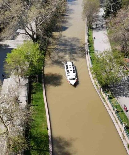 Porsuk Çayı kahverengiye döndü