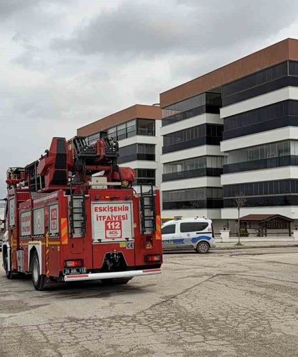 Ütü kaynaklı yangın ekipleri harekete geçirdi