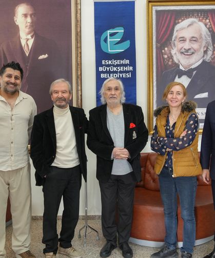 Müjdat Gezen   Eskişehir’de Adının Verildiği Sahneyi Ziyaret Etti