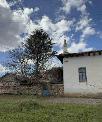 Ecdada ait 143 yıllık cami restorasyon bekliyor