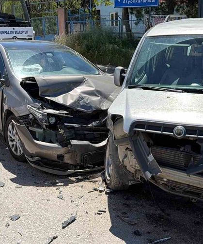 İki aracın çarpıştığı kazada 5 kişi yaralandı