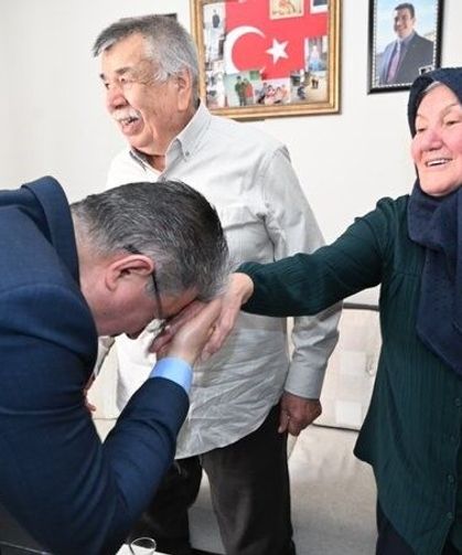 Vali Yılmaz'dan Şehit Hava Teknisyen İlyas Kaya'nın ailesine bayram ziyareti
