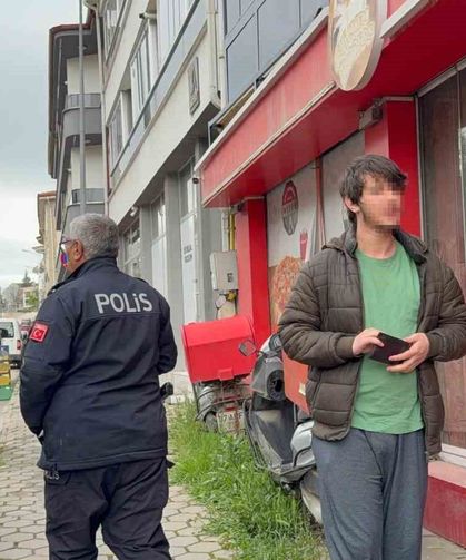 Zehirlendiği düşünülen ve ekipleri teyakkuza geçiren öğrencinin kulaklıkla uyuduğu ortaya çıktı