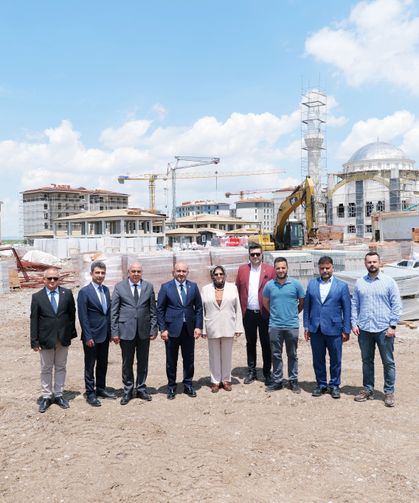 Gürcan ve Albayrak Kocakır TOKİ Konutlarını inceledi