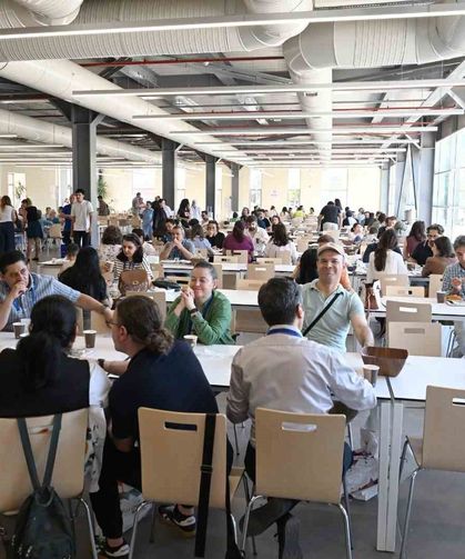 Anadolu Üniversitesi mezunları yıllar sonra aynı kampüste buluştu